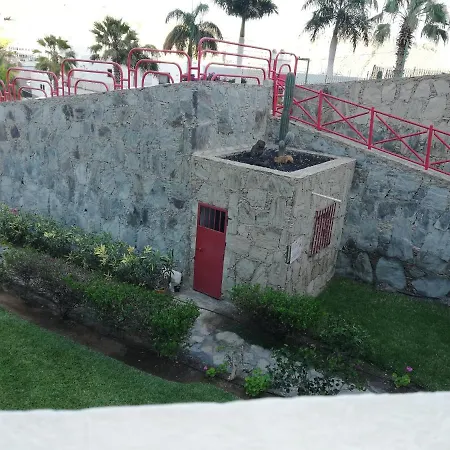 El Cardenal Mick & Rosa